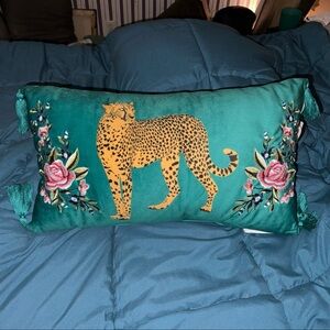 NEW W/ TAGS TEAL VELVET LEOPARD & FLORAL EMBROIDERY 22” X 13” DECO PLW